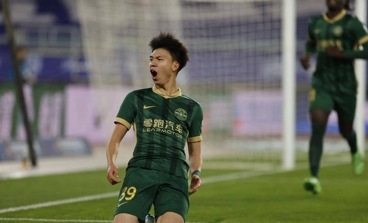 超比赛参与, 指出