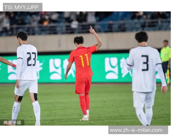 猜猜看，这位中国足球球星是谁？他曾代表国家队出征国际赛场并多次进球